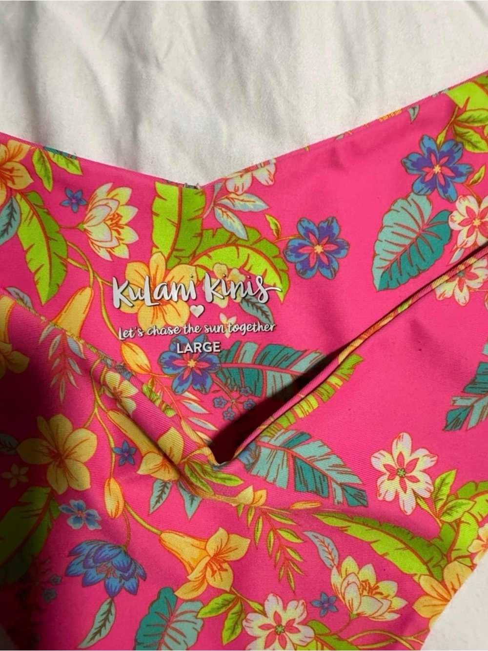 Kulani Kinis Viva Vacation Bikini Set (M top, L V-Cheeky Bottom) - Picture 5 of 7